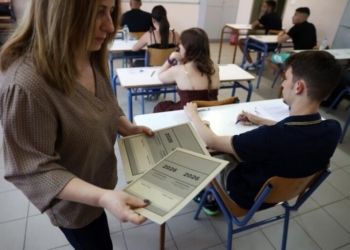 Πανελλήνιες 2026: Μηδενίστηκε το γραπτό υποψηφίου – «Πιάστηκε» με… σκονάκια