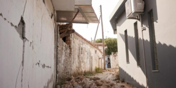 Σεισμόπληκτοι δεν έχουν λάβει ενίσχυση για πρώτες βιοτικές ανάγκες τέσσερα χρόνια μετά τον σεισμό στο Αρκαλοχώρι