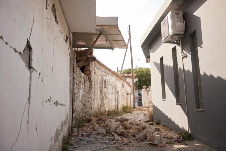 Σεισμόπληκτοι δεν έχουν λάβει ενίσχυση για πρώτες βιοτικές ανάγκες τέσσερα χρόνια μετά τον σεισμό στο Αρκαλοχώρι