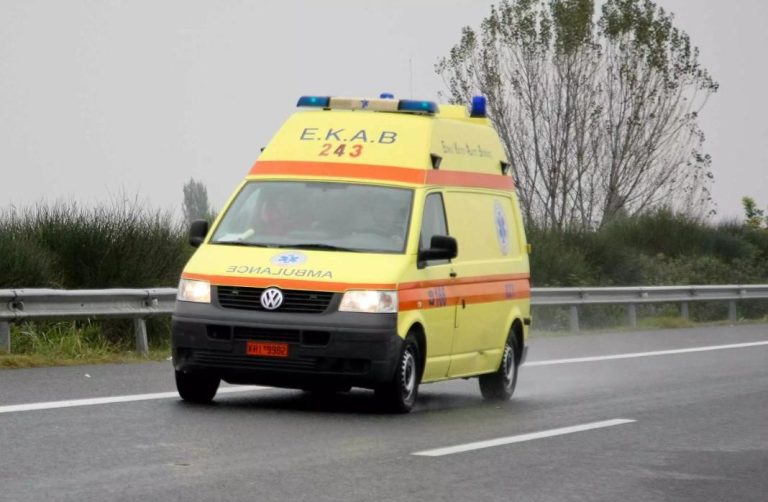 Σοβαρό τροχαίο στην ενδοχώρα του Ηρακλείου: Μηχανή πήρε φωτιά όταν συγκρούστηκε με αυτοκίνητο – Με σοβαρά εγκαύματα ο οδηγός