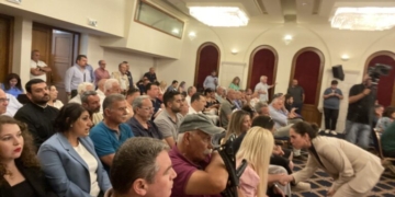 Στ. Αρναουτάκης για δομή στο Ηράκλειο: Στο “τραπέζι” δυο περιοχές – Ασφαλιστικά μέτρα για την έξωση των μεταναστών από το “ψυγείο”