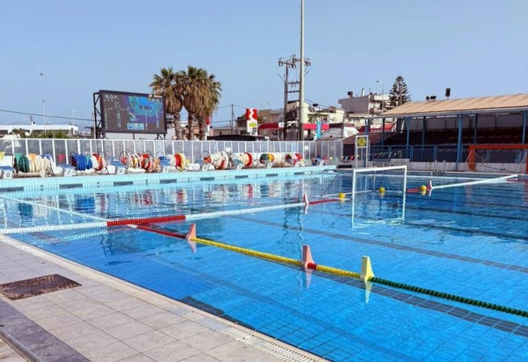 Στο γραφείο του Πρωθυπουργού ο φάκελος δημοπράτησης της νέας πισίνας του ΕΑΚΗ
