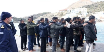 Στο λιμάνι του Ηρακλείου 119 μετανάστες