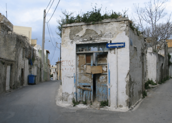 Συμπλοκή στην Αγία Τριάδα: “Ακούγαμε γυναίκες να ουρλιάζουν, παιδιά να κλαίνε και είδαμε ανθρώπους αιμόφυρτους”