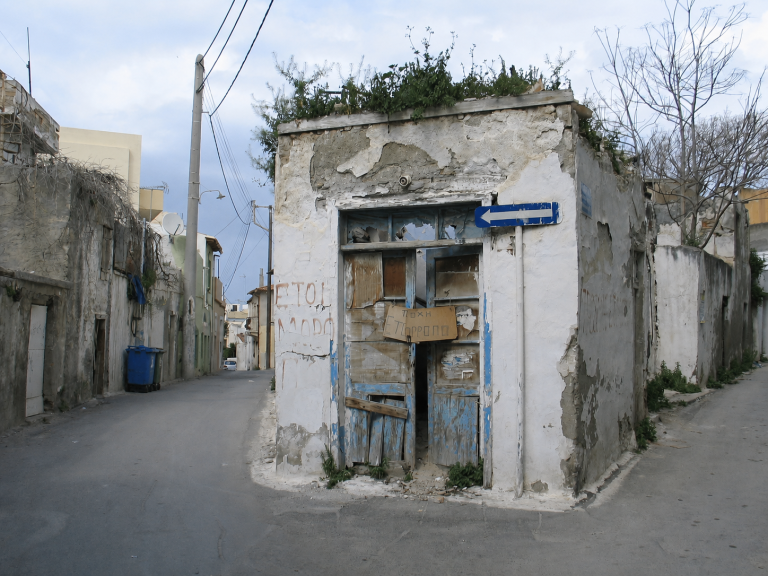 Συμπλοκή στην Αγία Τριάδα: “Ακούγαμε γυναίκες να ουρλιάζουν, παιδιά να κλαίνε και είδαμε ανθρώπους αιμόφυρτους”