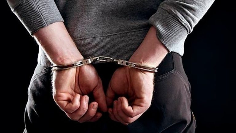 Θεσσαλονίκη: Επεισοδιακή σύλληψη 37χρονου με δύο ανήλικες πάνω σε κλεμμένη μοτοσικλέτα