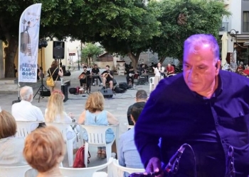Το θαύμα της μουσικής: Πώς ένα παιδί που δυσκολεύεται να μιλήσει καταφέρνει να τραγουδάει
