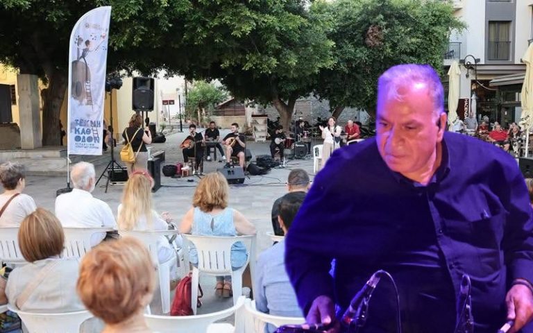 Το θαύμα της μουσικής: Πώς ένα παιδί που δυσκολεύεται να μιλήσει καταφέρνει να τραγουδάει