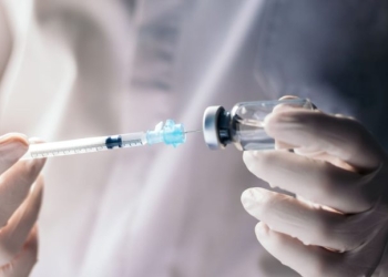 Βρετανία: Το εμβόλιο HPV μηδένισε τους θανάτους από καρκίνο του τραχήλου της μήτρας στις νεαρές γυναίκες