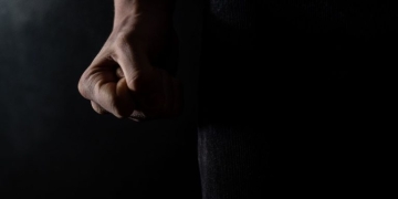 Αχαΐα: Άγριος ξυλοδαρμός 14χρονου από 4 νεαρούς - Διακομίστηκε στο Καραμανδάνειο