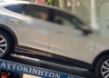 Αυτοκίνητο καρφώθηκε σε τζαμαρία καταστήματος στα Βριλήσσια- Δείτε βίντεο