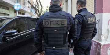 Άγρια καταδίωξη στο Άργος: Συνελήφθησαν 2 αστυνομικοί για πυροβολισμό οδηγού που προσπαθούσε να διαφύγει
