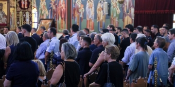 Αγρίνιο: Σε κλίμα οδύνης το τελευταίο «αντίο» στον 27χρονο πυροσβέστη - Εικόνες, βίντεο