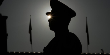 Αμερικανός σεισμολόγος κρατείται για περισσότερους από 20 μήνες στην Κίνα - Κατηγορείται για κατασκοπεία