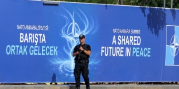 Aμυντικές δαπάνες, ανακατανομή των βαρών και Ουκρανία στο επίκεντρο της Συνόδου Κορυφής του ΝΑΤΟ