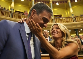Αντιδράσεις στην Ισπανία: «Οι πολυτελείς διακοπές της αριστερής υπουργού Γιολάντα Ντίαθ στην Ελλάδα» - Βίντεο