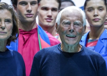 Αποστασιοποίηση του ομίλου Armani από βιογραφική ταινία για τον Τζόρτζιο Αρμάνι