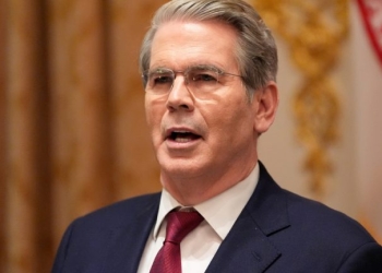 Μπέσεντ: Οι ΗΠΑ δεν θα επιτρέψουν στο Ιράν να κρατήσει όμηρο το παγκόσμιο εμπόριο