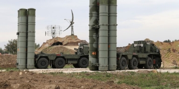 Bloomberg: Η Τουρκία ζήτησε ρωσική έγκριση για τους S-400 - Κρεμλίνο: «Εξαιρετικά ευαίσθητο ζήτημα»