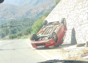 Χανιά: Αυτοκίνητο «τούμπαρε» στην είσοδο χωριού