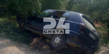 Χανιά: Αυτοκίνητο βγήκε εκτός πορείας και χτύπησε σε ελιά – Εγκλωβίστηκαν δύο άτομα