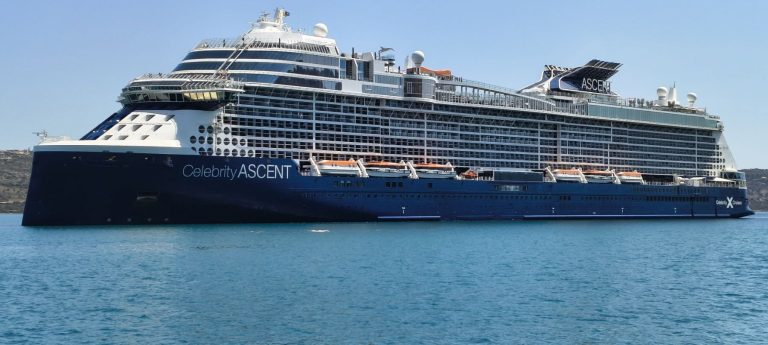 Χανιά: Κρουαζιερόπλοιο με πάνω από 3.000 επιβάτες «έδεσε» στο λιμάνι της Σούδας