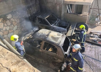 Χανιά: Παρανάλωμα του πυρός δύο αυτοκίνητα