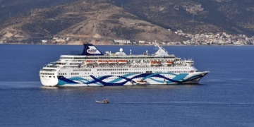 Crown Iris: Οι αντιδράσεις για το κρουαζιερόπλοιο και οι… δεύτερες σκέψεις για τις επόμενες προσεγγίσεις