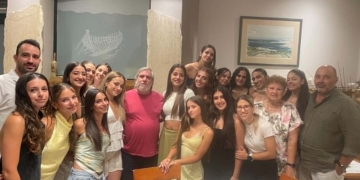 Δείπνο του Γιάννη Δανδάλη στις Νεάνιδες του ΟΦΗ που πήραν την 3η θέση στην Ελλάδα: “Πανηγύρισα κάθε σας πόντο!”