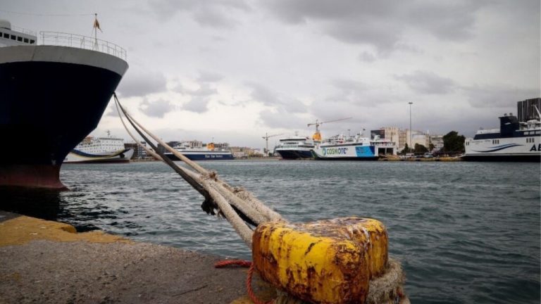 Δεμένα τα πλοία σε Ραφήνα και Λαύριο λόγω θυελλωδών ανέμων – Ποια δρομολόγια εκτελούνται από Πειραιά