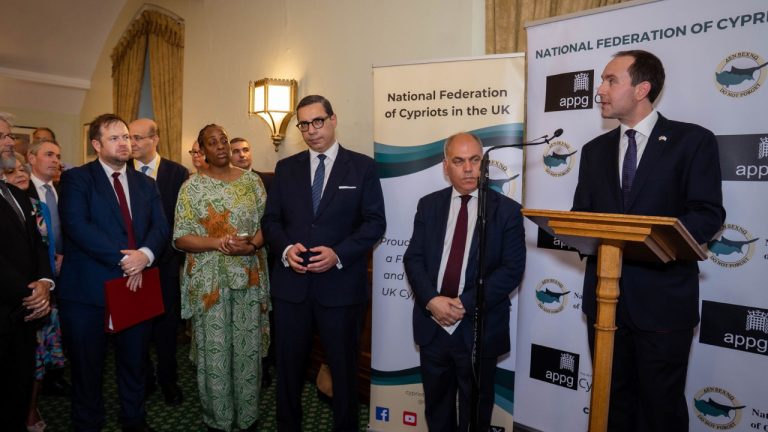 Διακομματική στήριξη του βρετανικού πολιτικού κόσμου για λύση του Κυπριακού