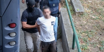 Δολοφονία Βάγιας Νέστορα: Προφυλακίστηκε και ο 25χρονος - Ένταση έξω από το δικαστικό μέγαρο - Δείτε βίντεο