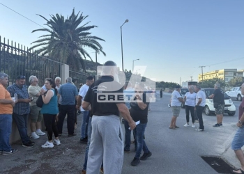 Δομή μεταναστών στους Αθανάτους: Στους δρόμους ξανά οι κάτοικοι