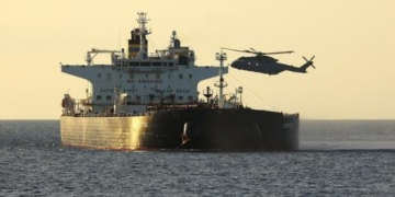 EE: Συμβιβασμός για LNG και νέες κυρώσεις στη Ρωσία