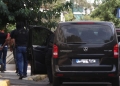 Έγκλημα Marfin: Γόνος εύπορης οικογένειας ο «ψηλός» που σπάει την τζαμαρία της τράπεζας - Μάχη για επιπλέον ταυτοποιήσεις