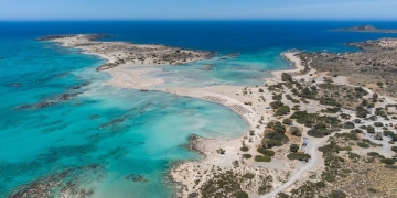 Ελαφονήσι: Ο εξωτικός ροζ παράδεισος της Κρήτης (Βίντεο)