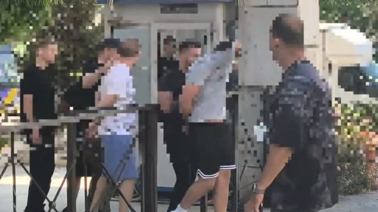 Ελεύθεροι με όρους οι δύο οπαδοί που κατηγορούνται ως στελέχη εγκληματικής οργάνωσης
