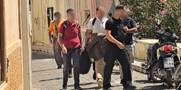 Ελεύθερος ο δήμαρχος και οι άλλοι τρεις συλληφθέντες για τη φωτιά στην Πάρο
