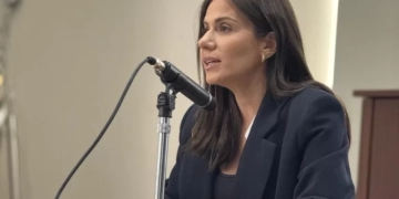 Eλένη Βατσινά: Άμεση δημοπράτηση της νέας πισίνας στο ΕΑΚΗ