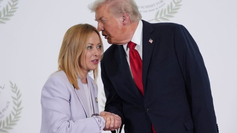 Εντείνεται η ρητορική κόντρα Τραμπ-Μελόνι