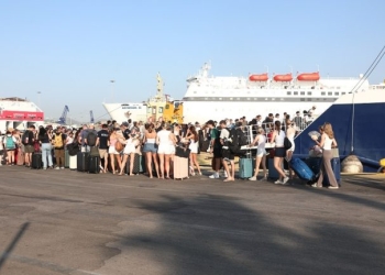 Επιστροφή χρημάτων και δωρεάν εισιτήρια στους 317 επιβάτες του «Super Star»