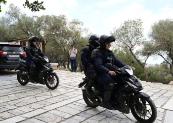 Επίθεση με μαχαίρι στην Ακρόπολη - Δύο Αμερικανοί τουρίστες τραυματίες