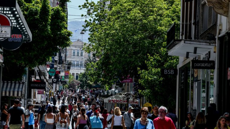Έρευνα Pulse: Οι αυξήσεις των τιμών και η ακρίβεια απασχολούν τους Αθηναίους