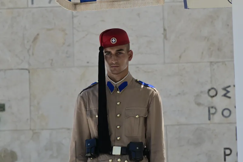 Εύζωνες στο καύσωνα