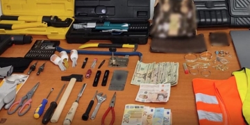 Εξάρθρωση σπείρας στην Αττική: Έκλεβε σπίτια προσποιούμενη τεχνικά συνεργεία