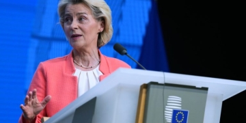 Φον ντερ Λάιεν: Καλωσορίζει το 21ο πακέτο κυρώσεων κατά της Ρωσίας – «Αποδυναμώνουμε τη ρωσική πολεμική μηχανή»