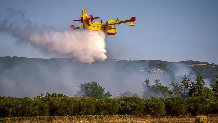 Φωτιά σε αγροτοδασική έκταση στο Ηράκλειο Κρήτης - Επιχειρούν εναέρια