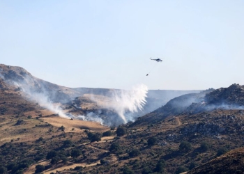 Φωτιά στα Ζωνιανά – ”Σηκώθηκαν” δυο εναέρια μέσα