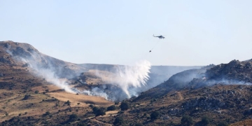 Φωτιά στα Ζωνιανά – ”Σηκώθηκαν” δυο εναέρια μέσα