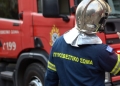 Φωτιά στην Καλλιθέα: Άνδρας ανασύρθηκε χωρίς τις αισθήσεις του από διαμέρισμα